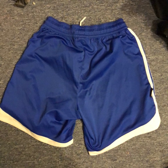 Adidas royal blue shorts size m with drawstring - Picture 3 of 3
